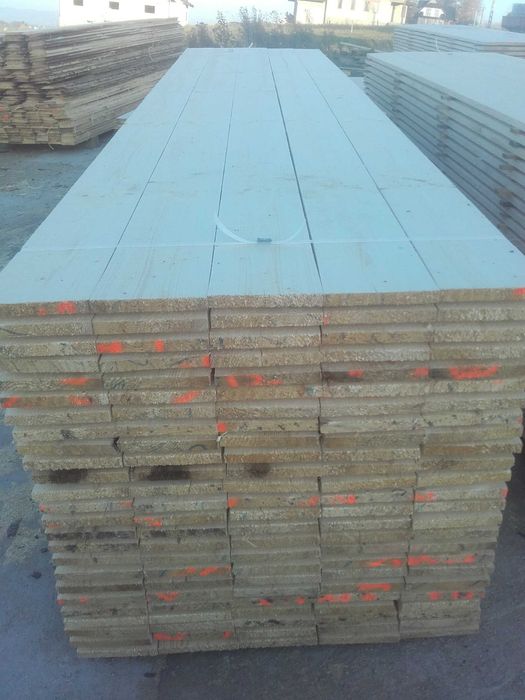 Więźba dachowa /krokwie/łaty/deski