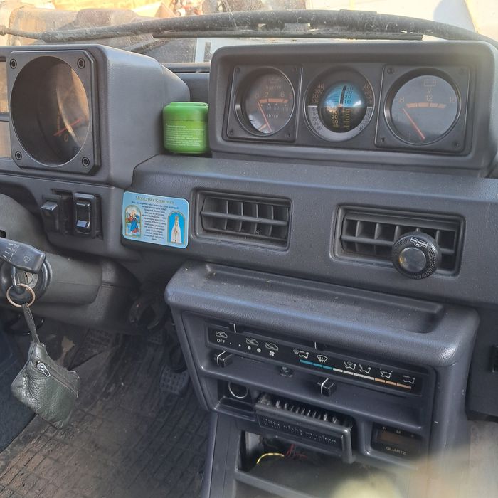 Deska rozdzielcza Mitsubishi Pajero 2.5