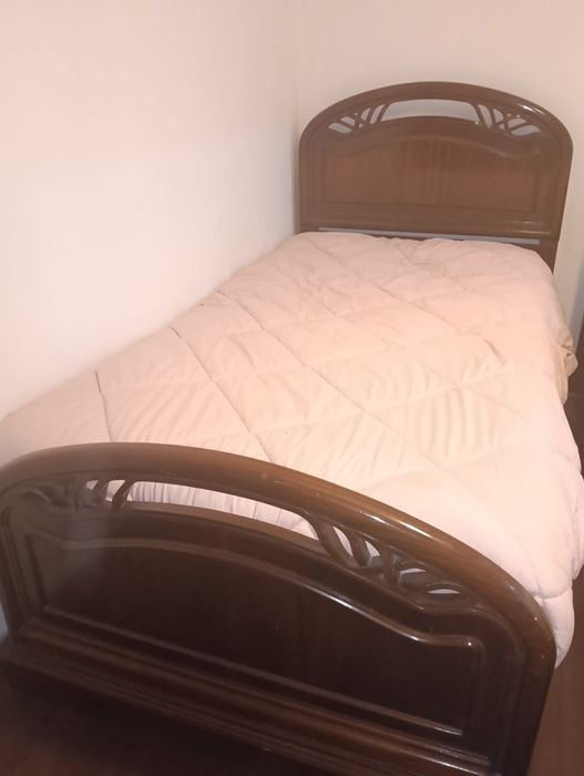 Vende-se mobília em Carvalho