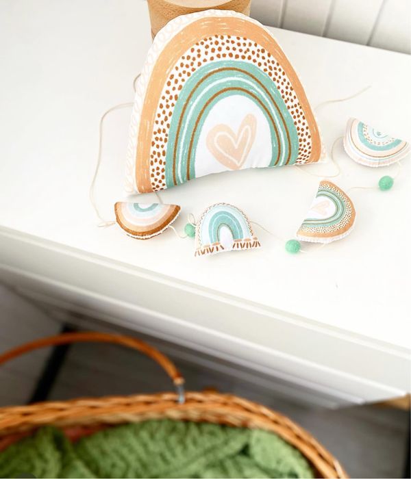 Музичний мобіль з фетру у дитяче ліжечко