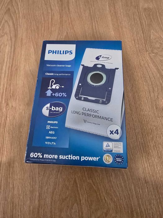 Aspirador AEG com saco – compacto e funcional