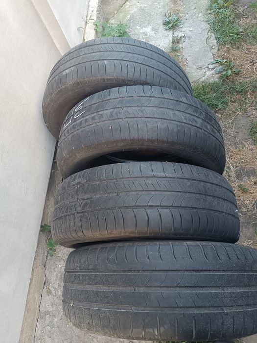 резина 215/65 r16 Michelin energy saver.
