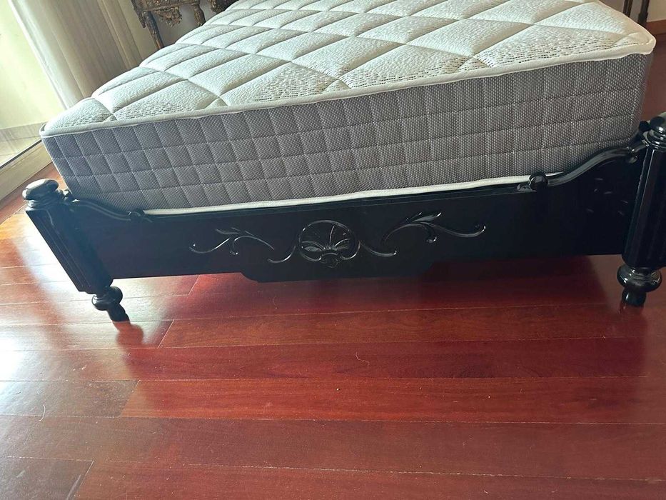 Cama Vintage Usado, com pouco uso.