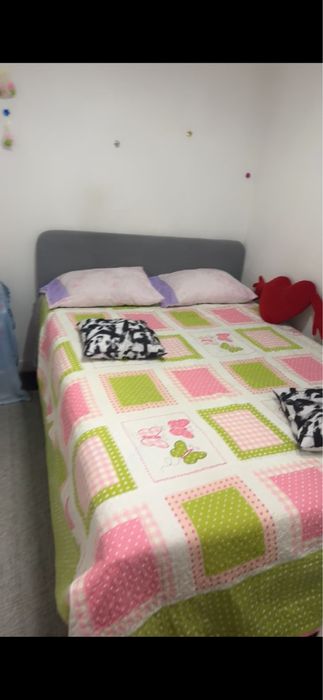 Cama casal muito confortavel nova