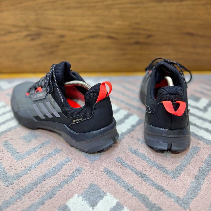 Adidas Terrex на мембране Gore-Tex 42