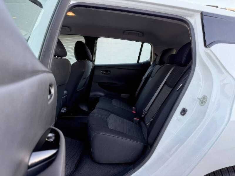 2022 Nissan LEAF SV