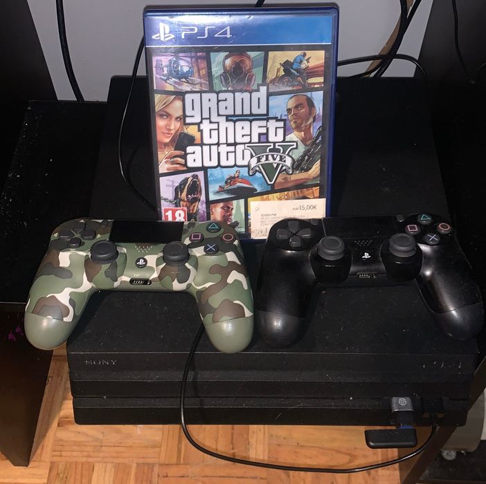 Ps4 Pro 1Tb 2 comandos