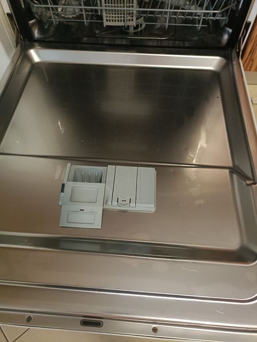 Maquina de loiça Hotpoint Ariston como nova