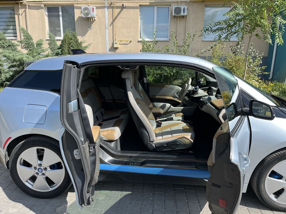 Електромобіль BMW I3