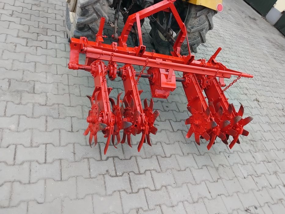 Glebogryzarka do truskawek  miedzyżedowa