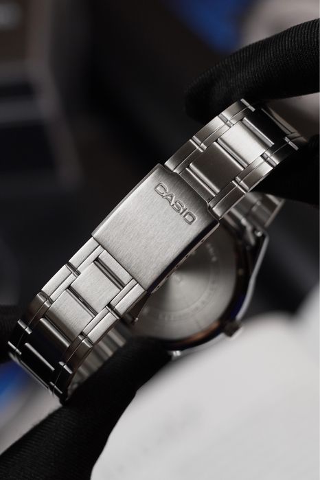 Чоловічий годинник Casio