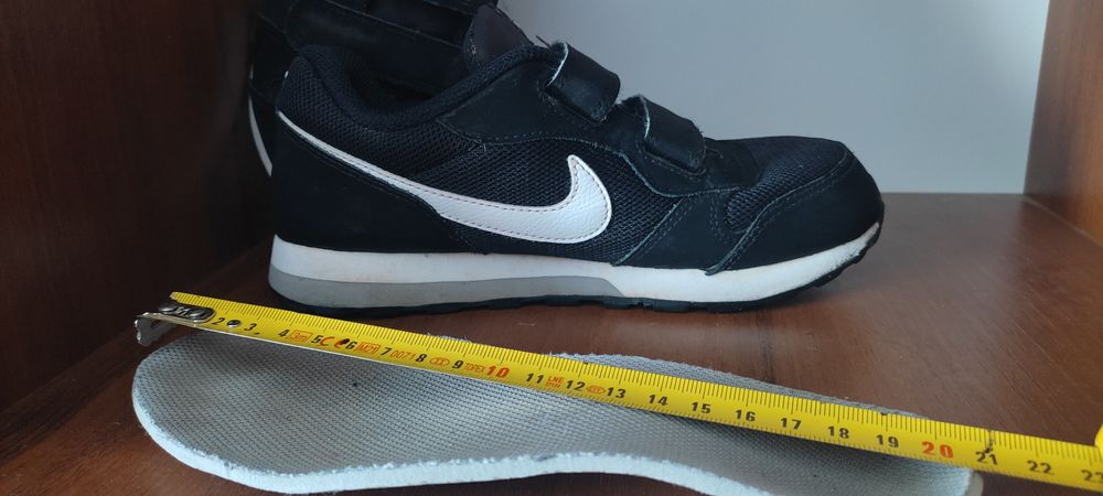 Продам дитячі кросівки