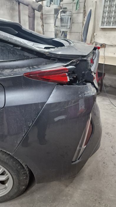 Продам Toyota prius prime