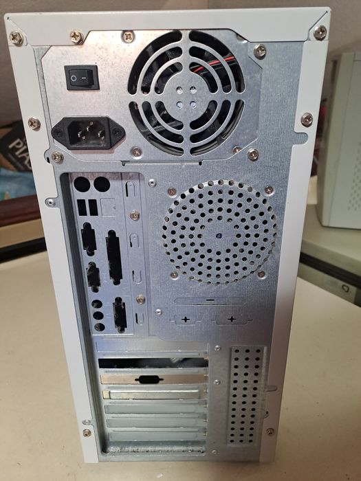 Caixa PC ATX com fonte