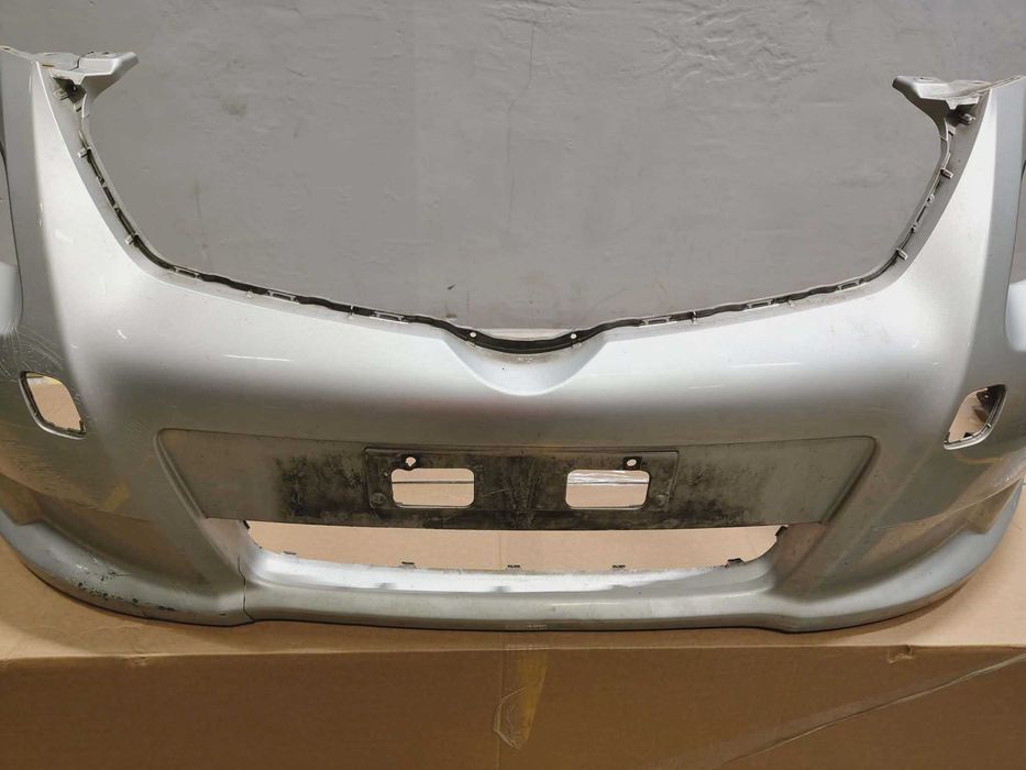 T27 2009 kolor 1F7 zderzak Toyota Avensis