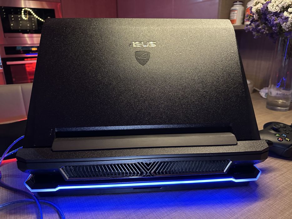 Игровой ноутбук Asus Rog + игровые девайсы!