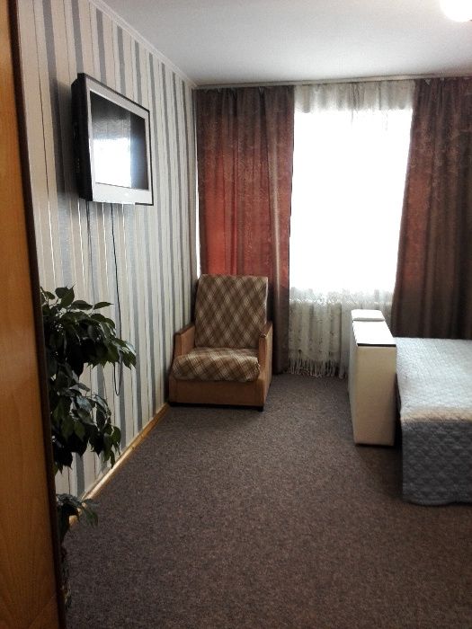 1-к метро Лыбедская Дворец Украина/Либідська Палац Україна подобово