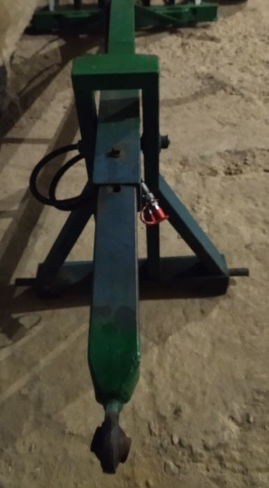 Навантажувач на задню навіску