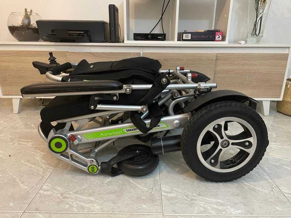 Cadeira de rodas eléctrica dobrável