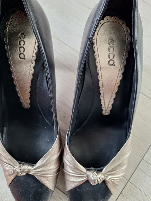 Buty na obcasie , czolenka Ecco