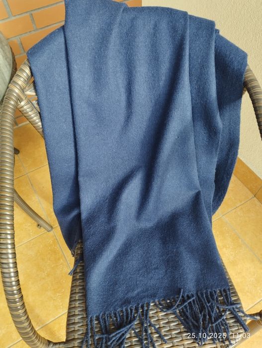 Duży szal wełniany granatowy