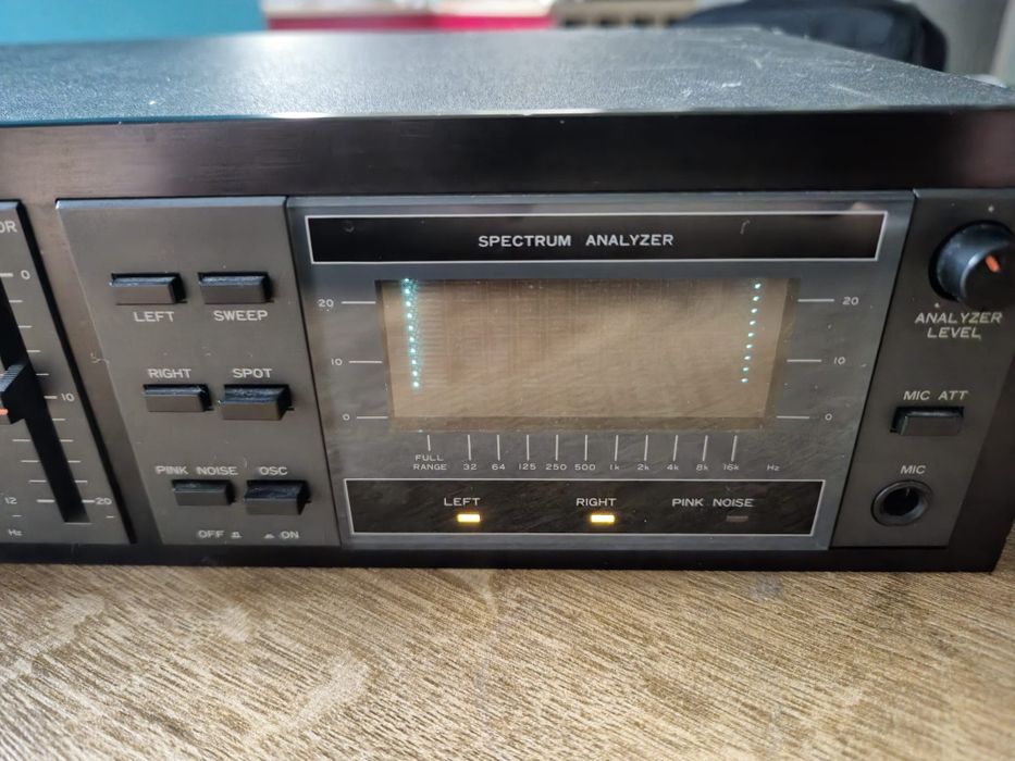 Korektor graficzny Azden GX-50