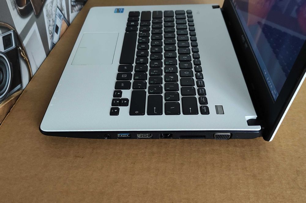 Швидкий ноутбук Asus_Потужний Intel Core i3 (4 х 2.4 ГГц)_4 ГБ_500 ГБ.