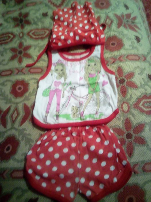 Продам костюмчики