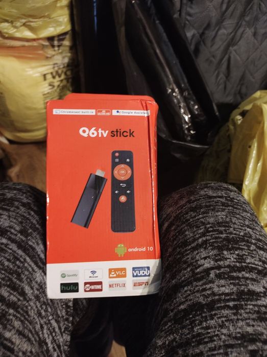 Smart Tv Q6 TV Stick zestaw pilot kable