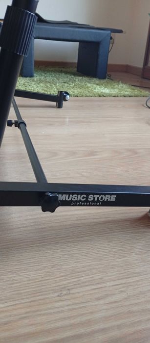 Second Keyboard Stand Support464997151576565760