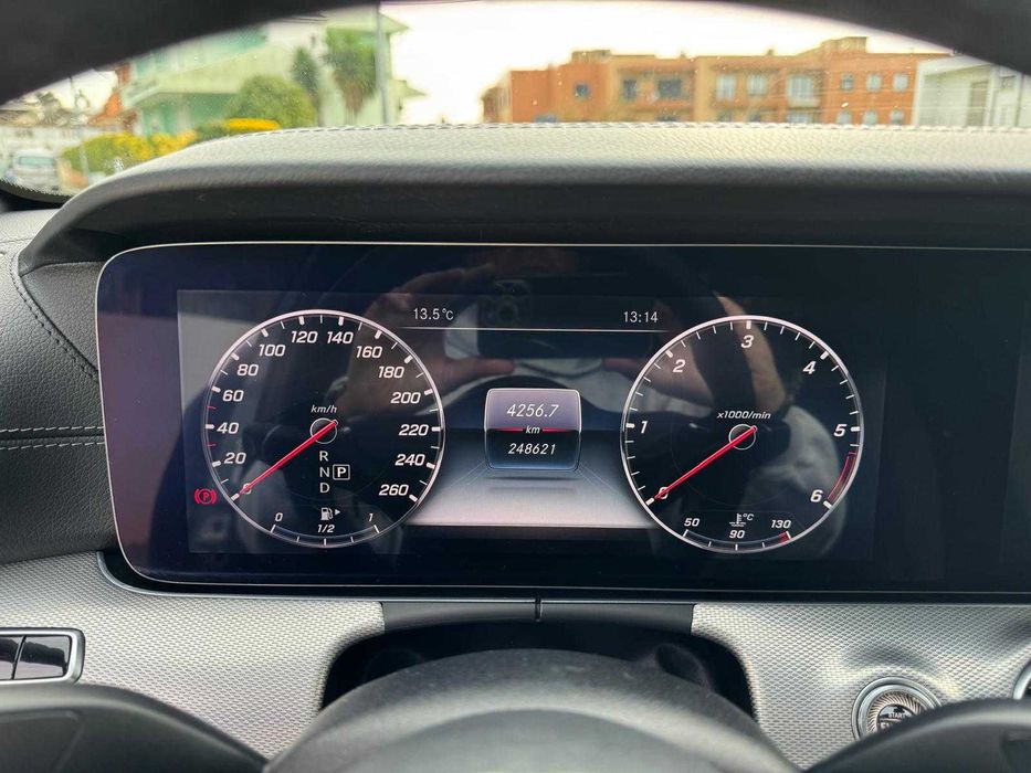 Mercedes E220d AMG "Nacional" "FULL"