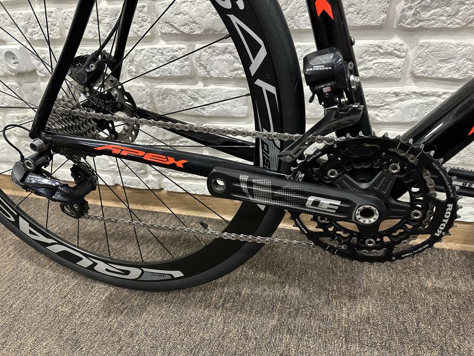 Rower szosowy Apex Ultegra Di2 tarcze