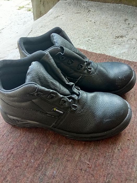 Спецвзуття виробництва Великобританії фірма beeswift!!!