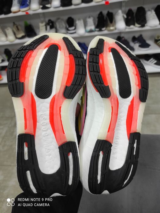 ОРИГІНАЛ 100% Кросівки Adidas Ultraboost Light Performance HQ6346 37