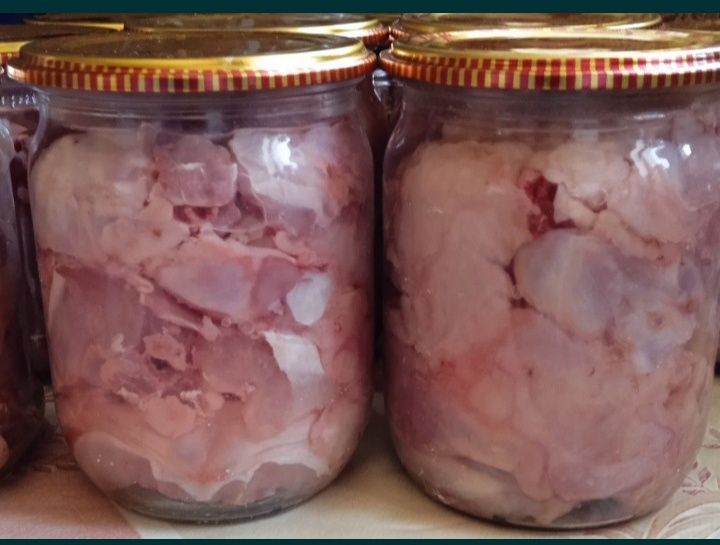 Тушонка з  м'яса кролика, Тушка кролика, мясо кроля. Яйця домашніх курочок.