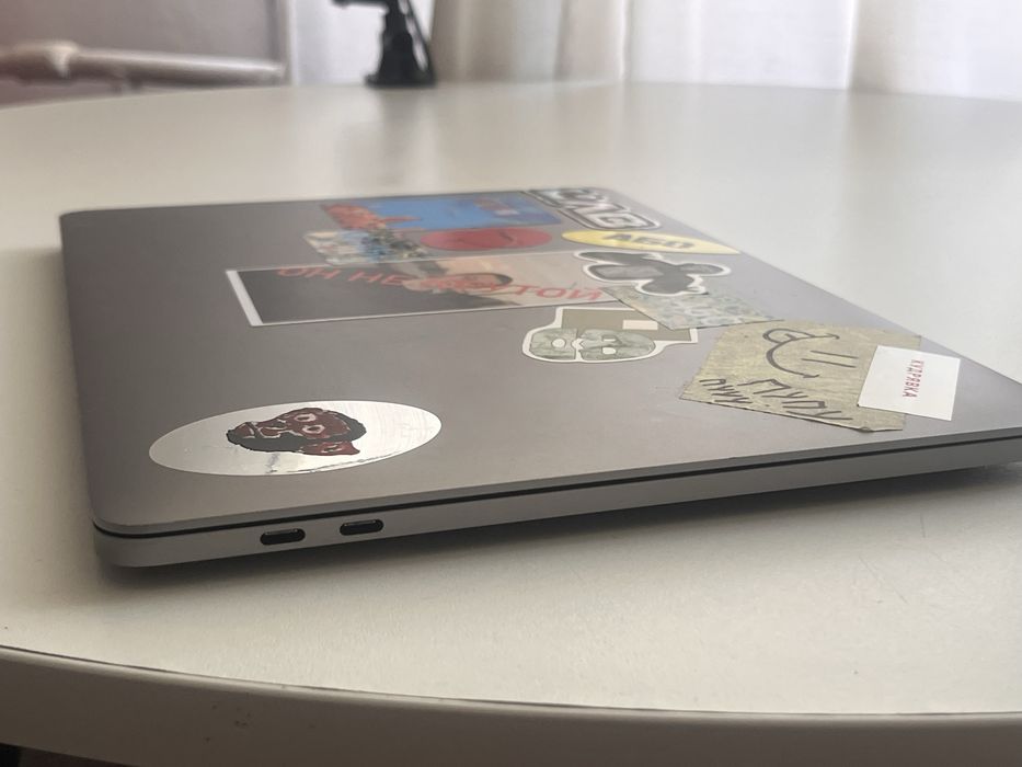 Macbook pro 2018 13 дюймів 512GB SSD НЕ РОБОЧИЙ