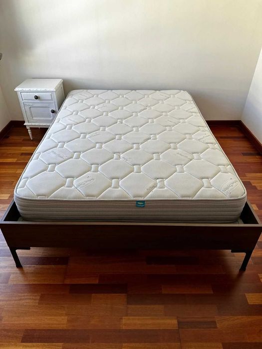 Cama + Colchão / ambos praticamente novos