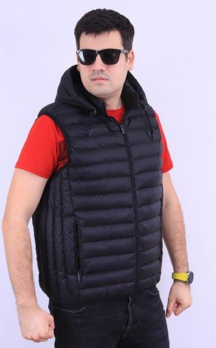 Жилетка чёрная и синяя 872