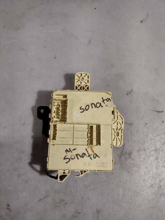 Hyundai Sonata 15-17 Блок предохранителей подторпедный / Соната