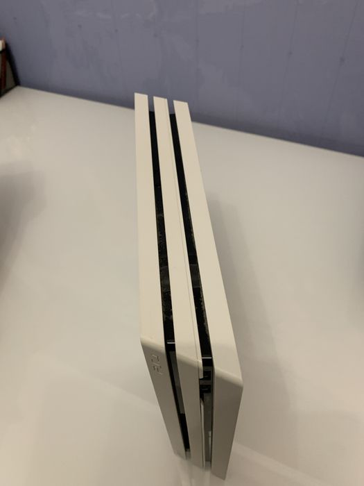 Play station 4 PRO Branca