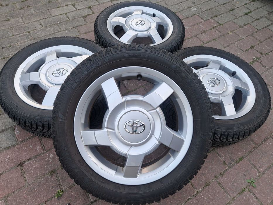 TOYOTA AYGO koła felgi aluminiowe R15 ET35 4X100 PZ4L2-90670 oryginał