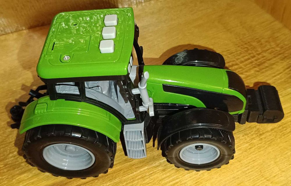 Traktor Hipo 20 cm