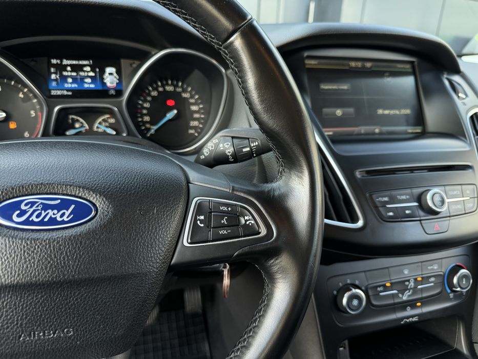 Ford focus 2015року