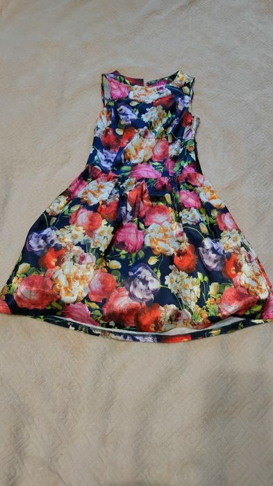 Літня сукня для дівчинки