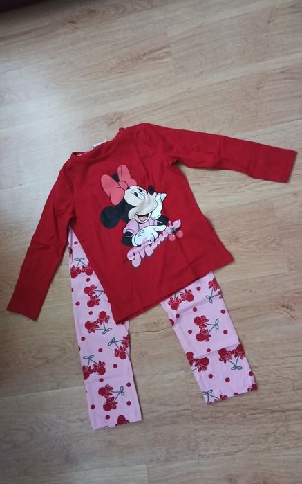 Nowa piżama dla dziewczynki w rozmiarze 122/ 128
