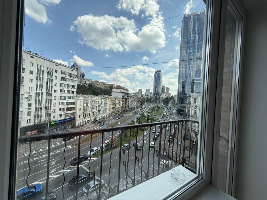 Подобово, Gulliver, Басейна 10, Хрещатик