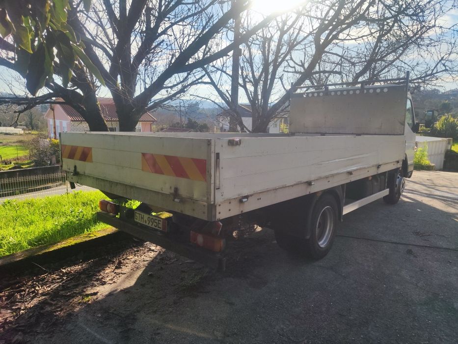 Caixa em alumínio, fundo em contraplacado marítimo,