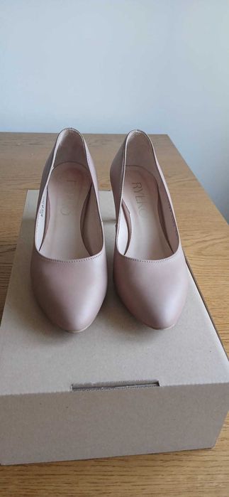 Czółenka skórzane Ryłko, rozm. 36,5