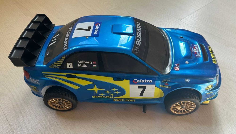 Carro telecomandado Subaru