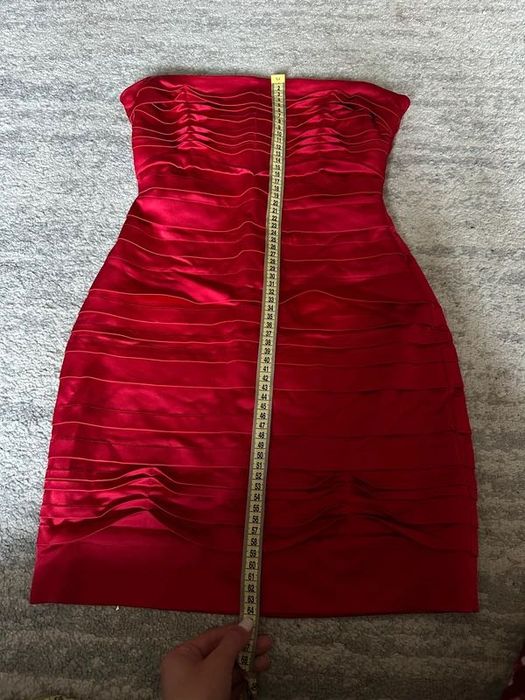 Sukienka BCBGmaxazria czerwona dopasowana